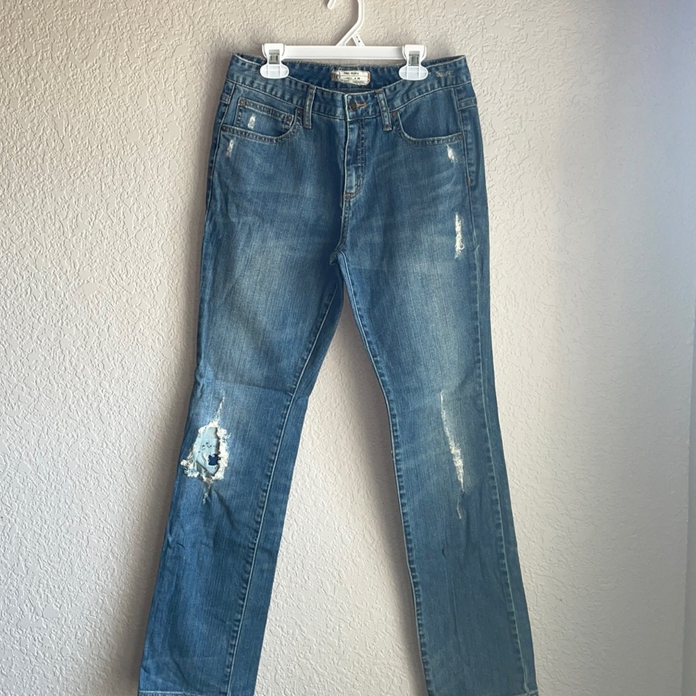 Free people distressed jeans.(28)